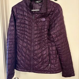 The North Face Women's Quilted Puffer Jacket in Deep Purple size small down fill